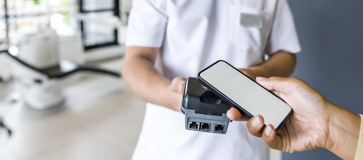 Average cost of porcelain veneers in the UK Average cost of porcelain veneers in the UK